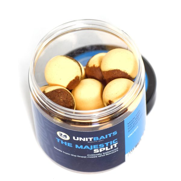 Split The Majestic van UNIT Baits staat garant voor kwalitatief hoogwaardig haakaas. Wij hebben voor ieder type boilies bijhorende splits met dezelfde smaak. Splits zijn gemaakt uit boilie deeg en pop-up deeg. Hierdoor is het soortelijk gewicht lager, komt de bol iets van de bodem en zorgt voor een visuele prikkel onderwater