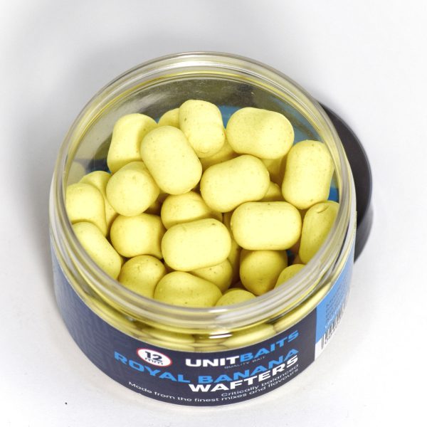 Wafters Royal Banana van UNIT Baits staat garant voor kwalitatief hoogwaardig haakaas. Wij hebben voor ieder type boilies bijhorende wafters met dezelfde smaak. Deze wafters hebben een zeer subtiel drijfvermogen, zinken op een grote haak en zijn gekleurd, getopt met een flavour en hebben de vorm van een dumbell.